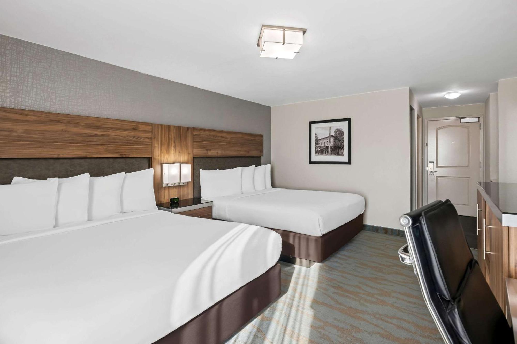 The Penn Stroud, Stroudsburg - Poconos, Ascend Hotel Collection エクステリア 写真